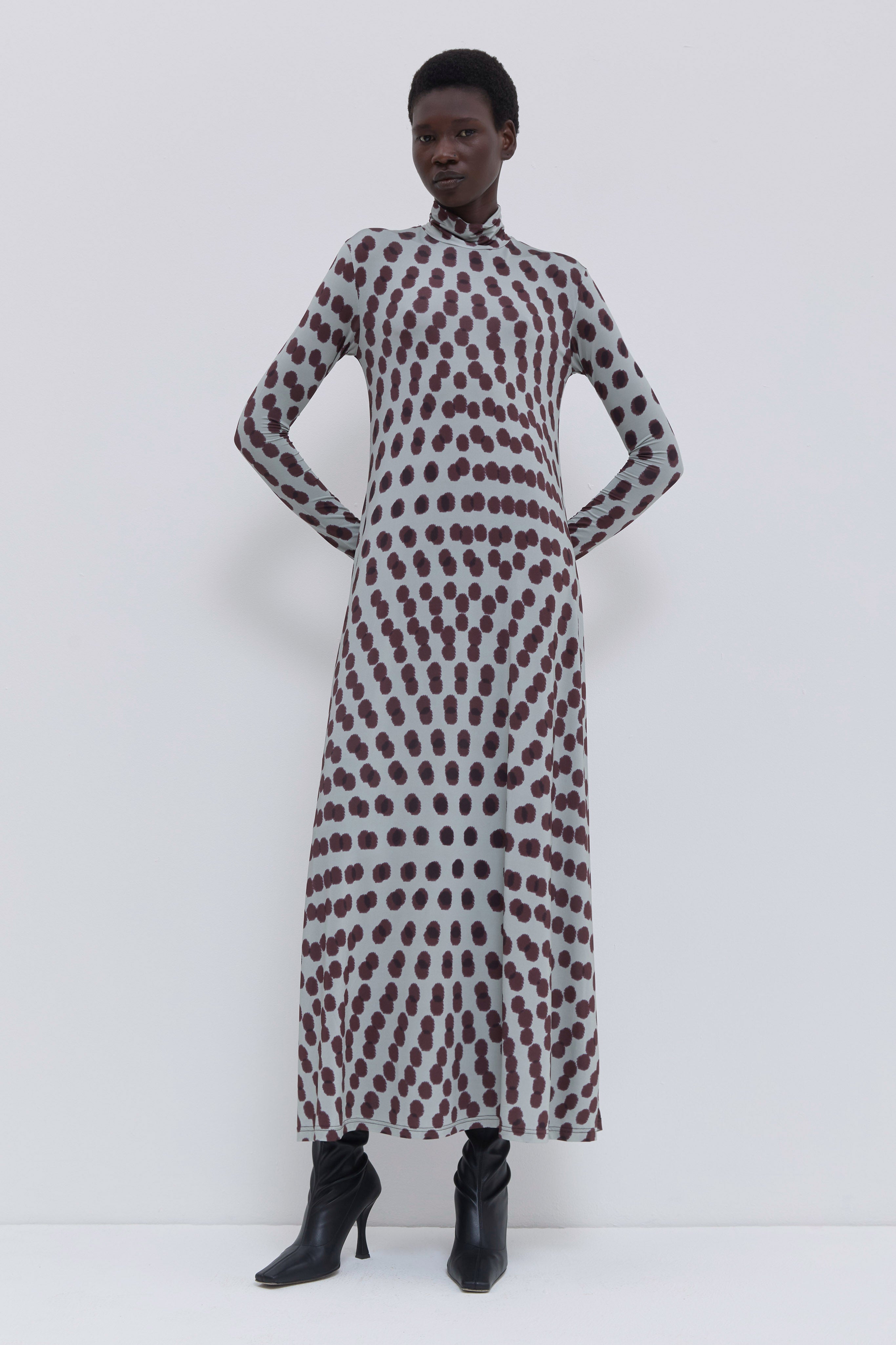 Plum Polika print maxi dress in stretch jersey featuring a fluid silhouette, long sleeves and high neckline.