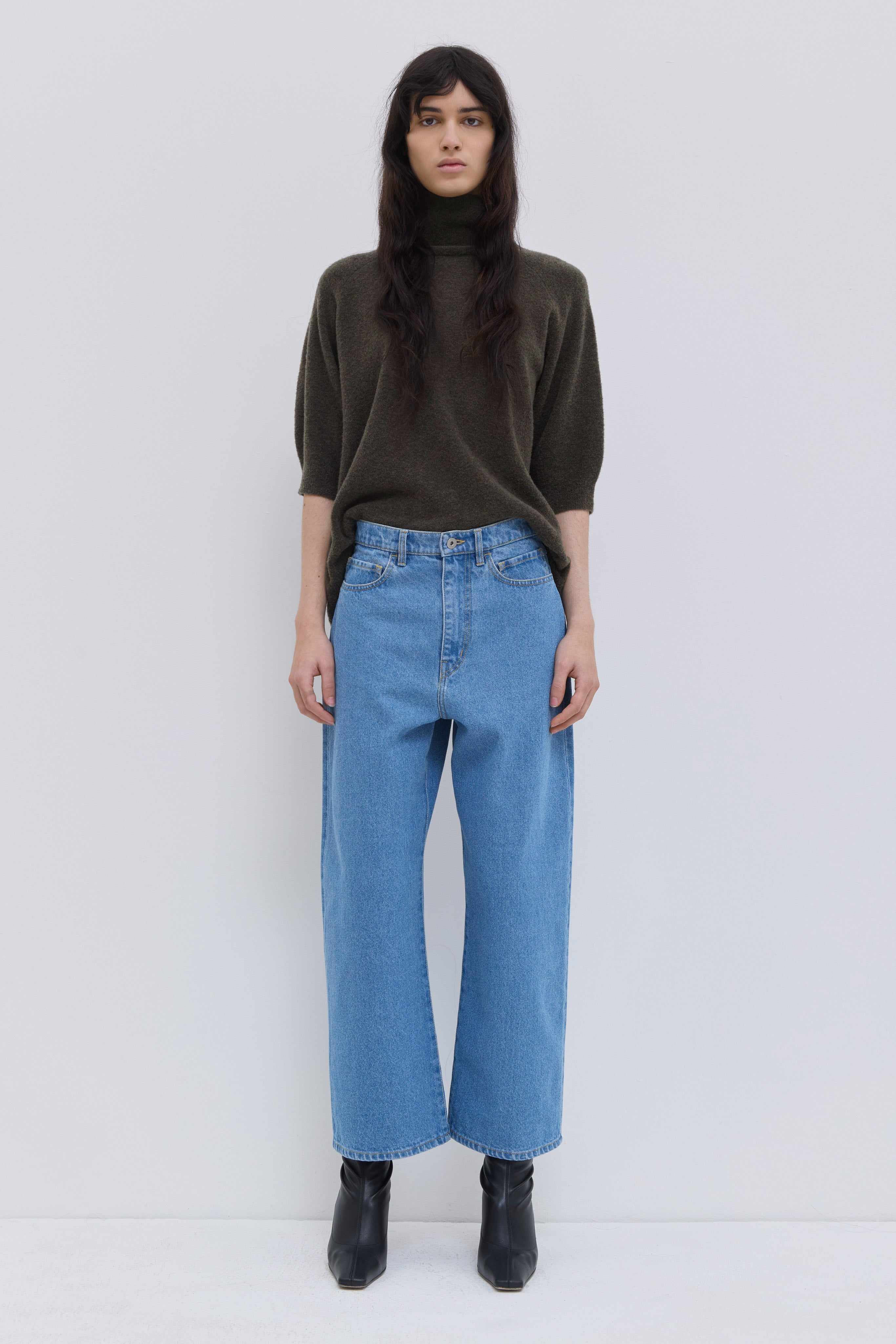 Blue denim cropped wide-leg jeans with a classic five-pocket design.