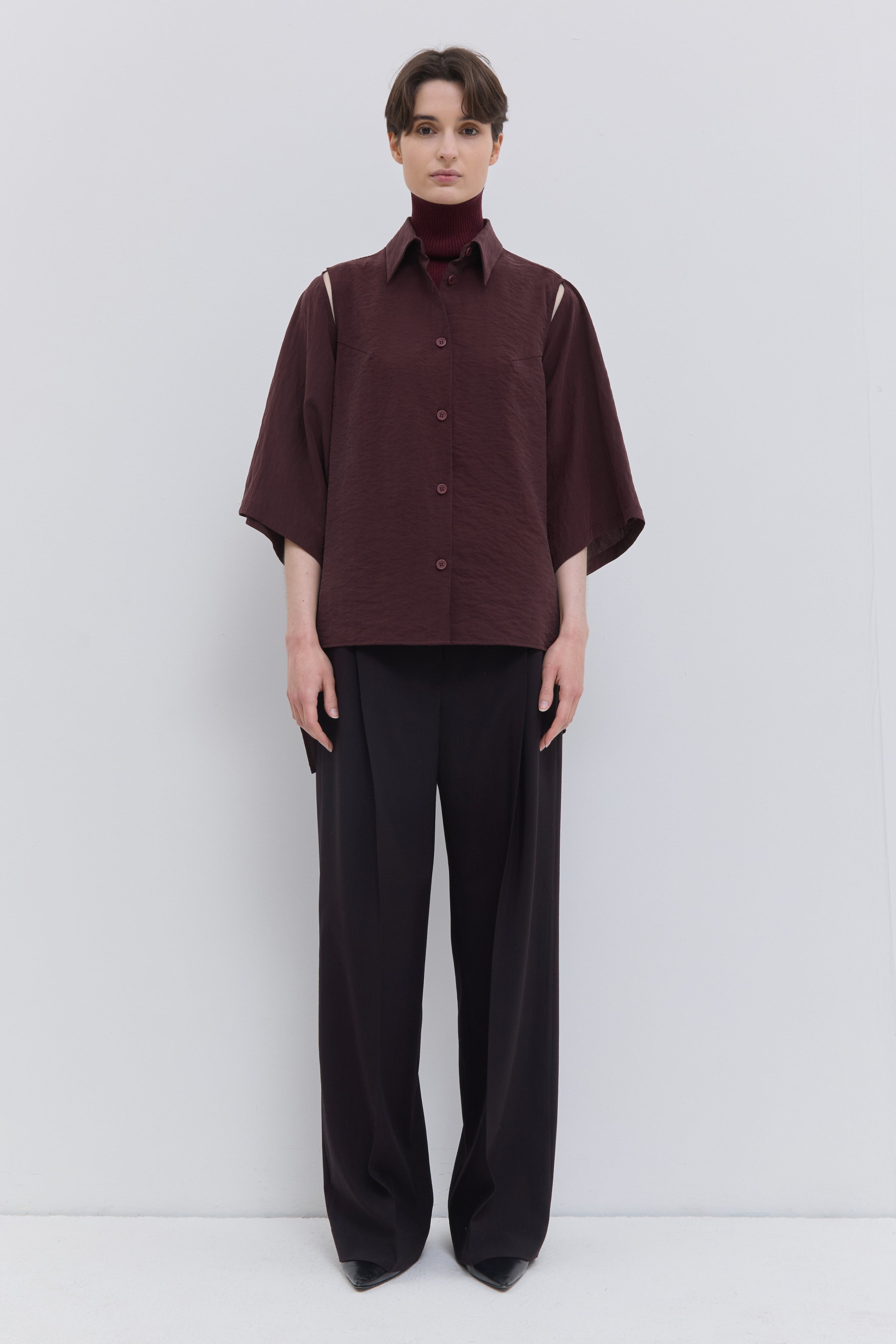 Tirak convertible cape shirt in wine