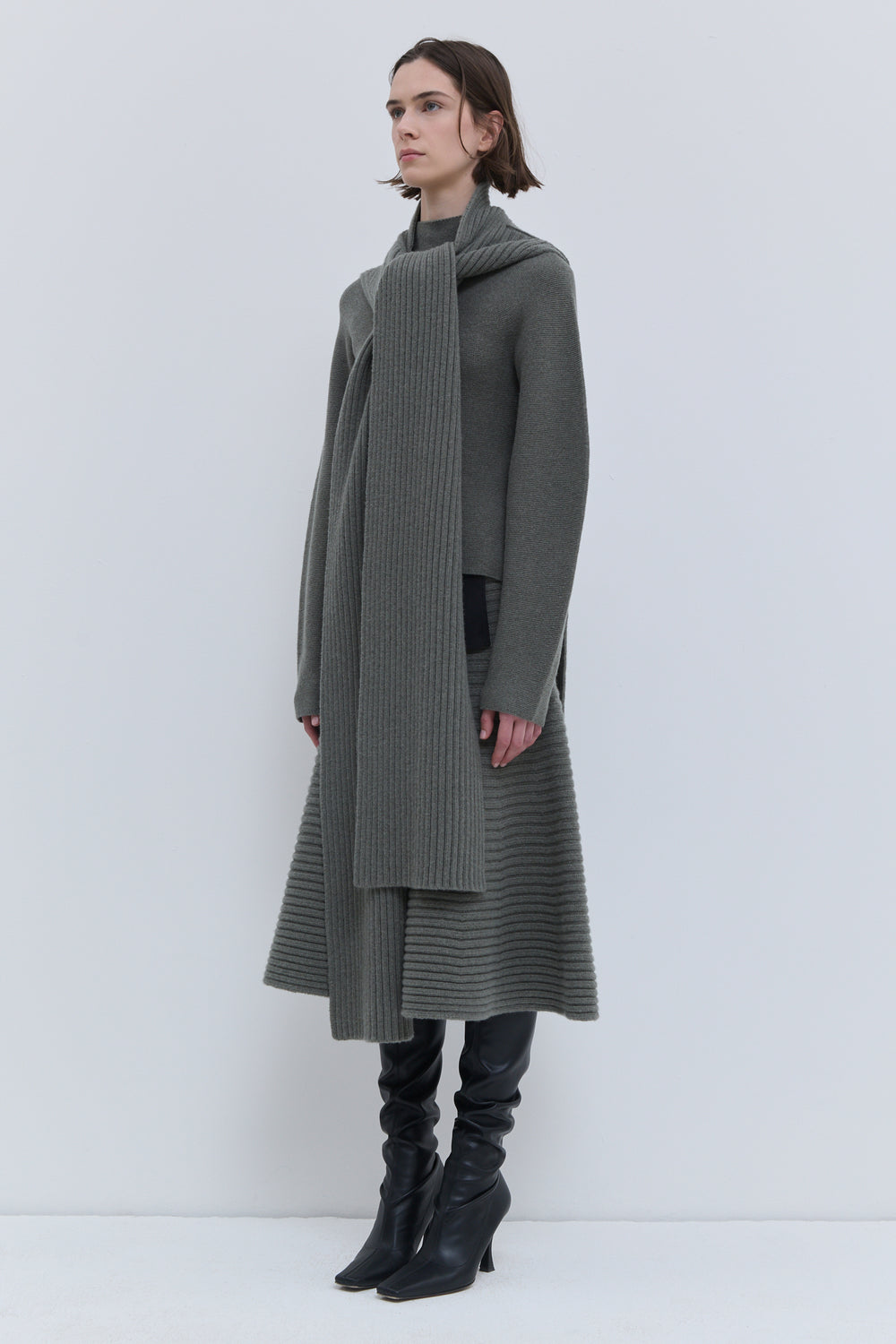 Christian Wijnants laurel melange knit scarf with wide shawl collar