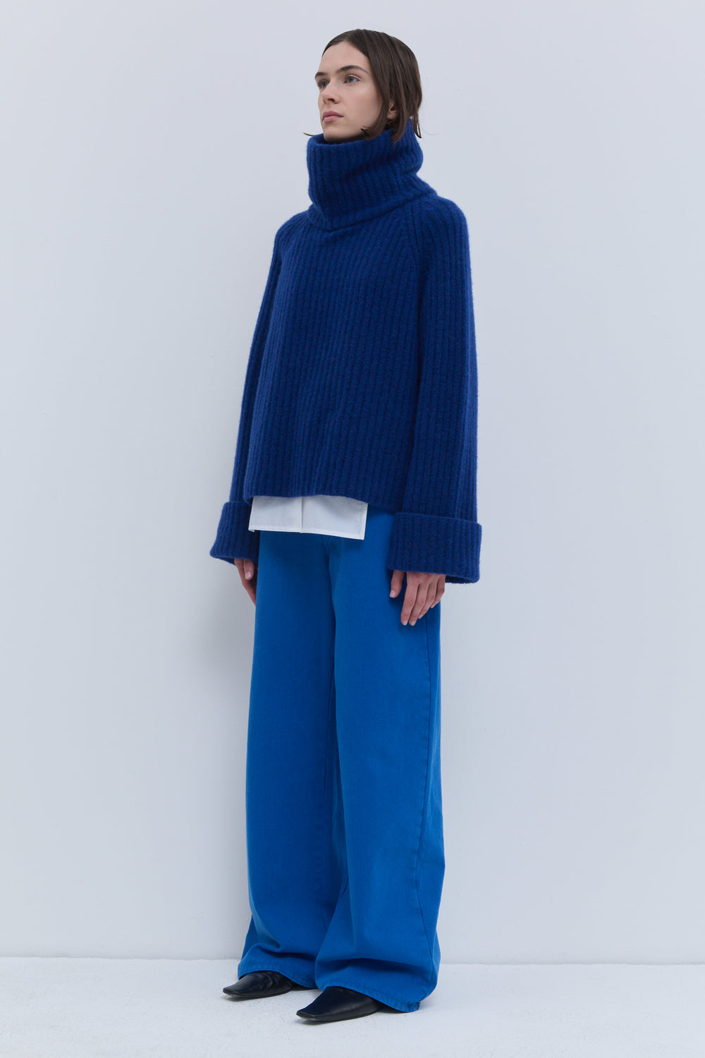 Kalda deep blue wool and alpaca sweater with oversized collar