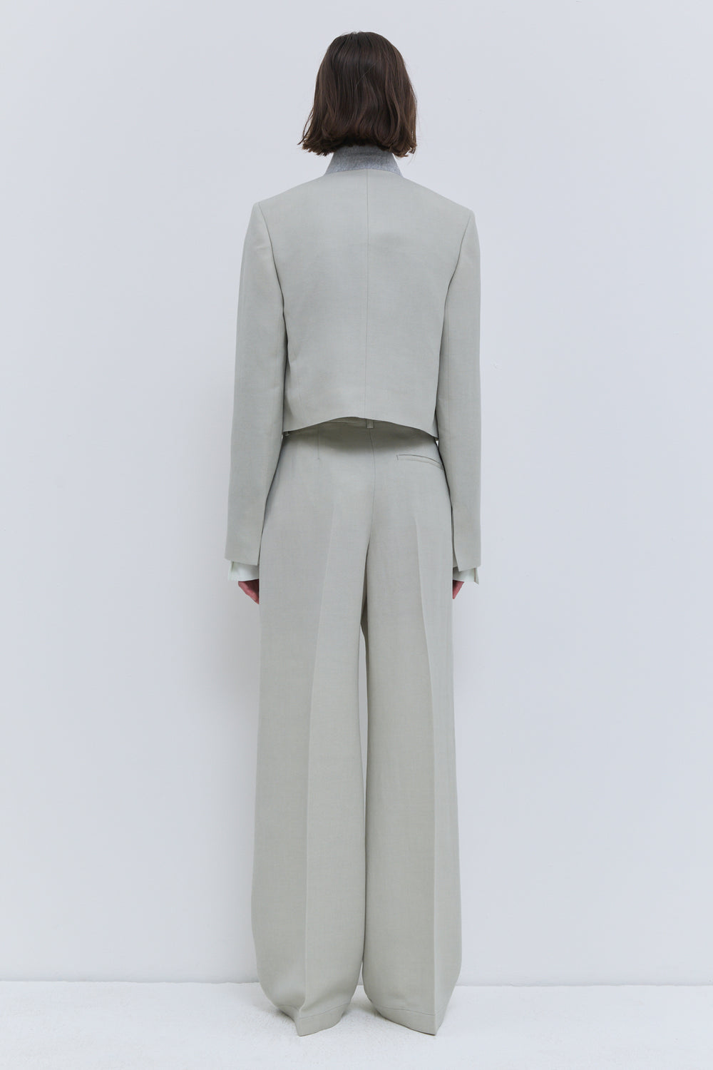 Women’s cement straight-leg trousers in virgin wool