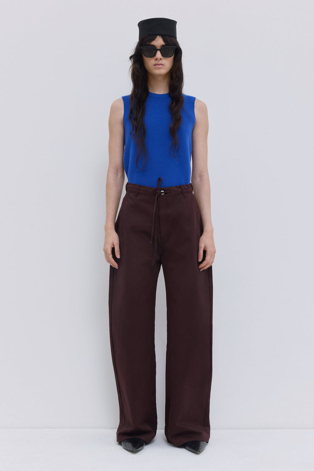 Christian Wijnants Piros barrel-leg trousers in plum garment-dyed organic cotton with a relaxed sculptural silhouette.