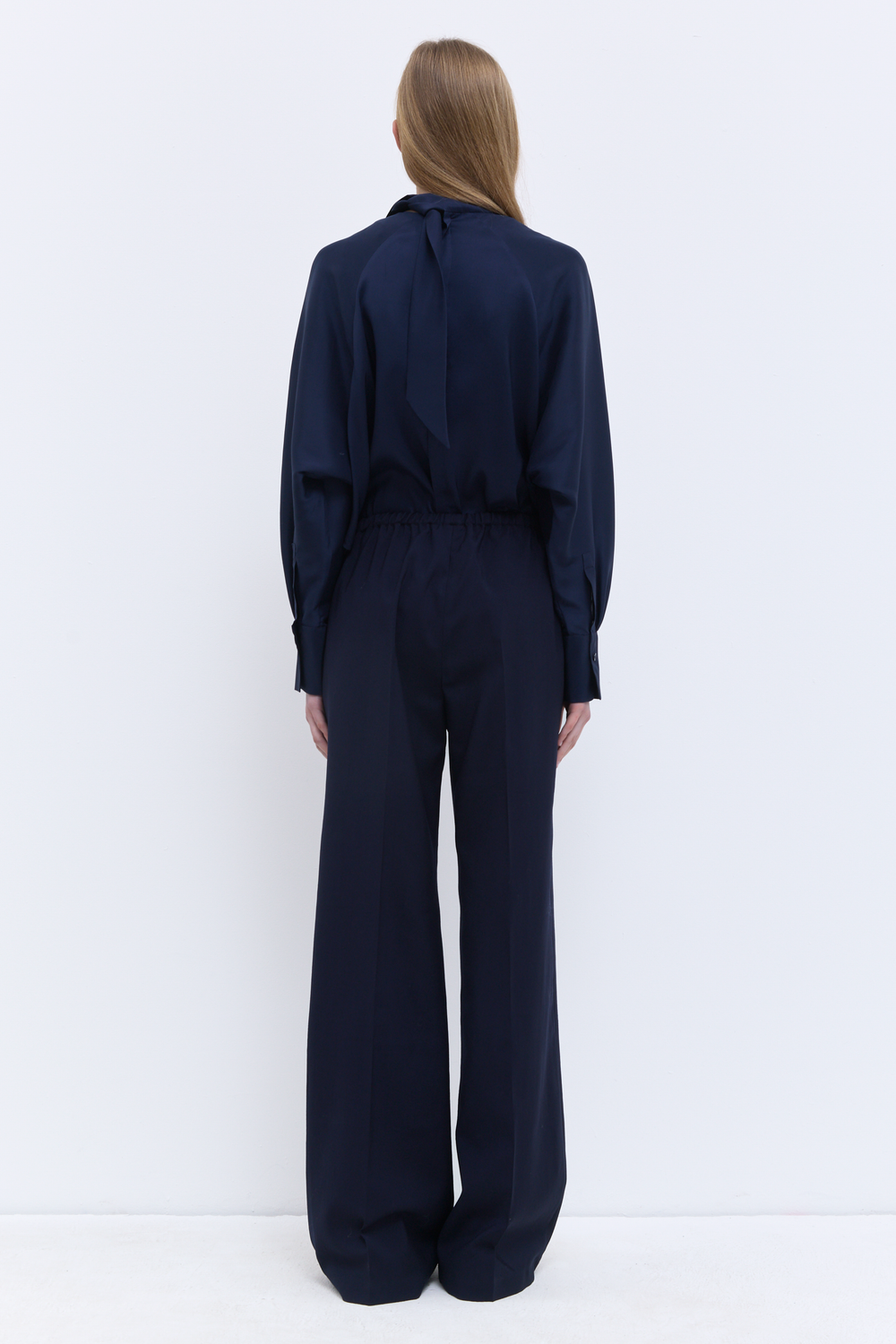 Women’s dark navy trousers in 100% virgin wool