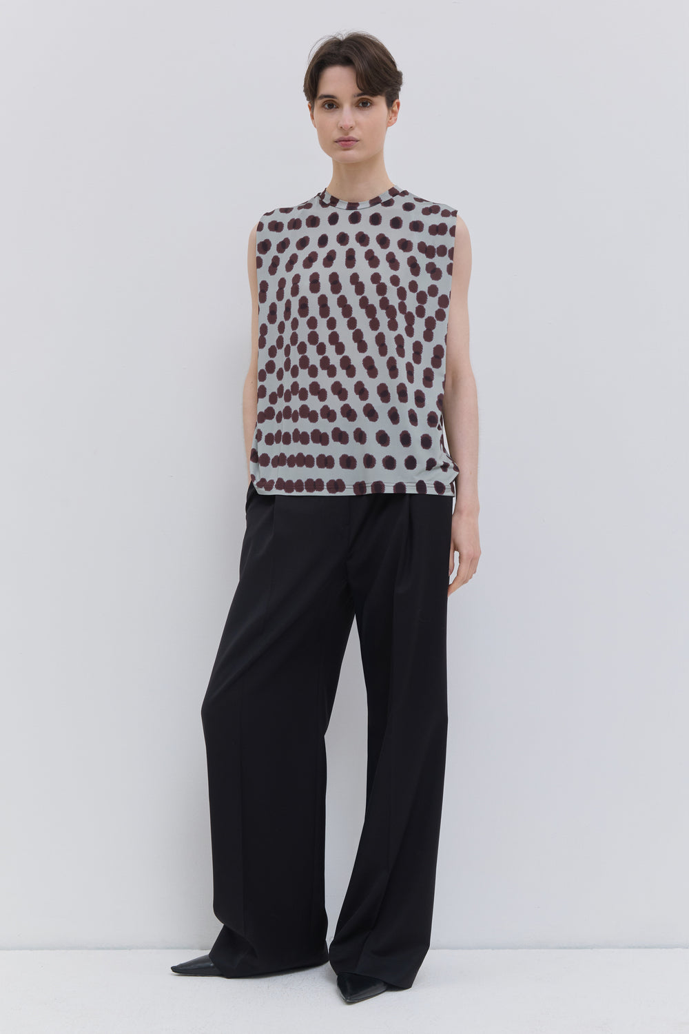 Women’s printed sleeveless jersey top with shoulder pleats