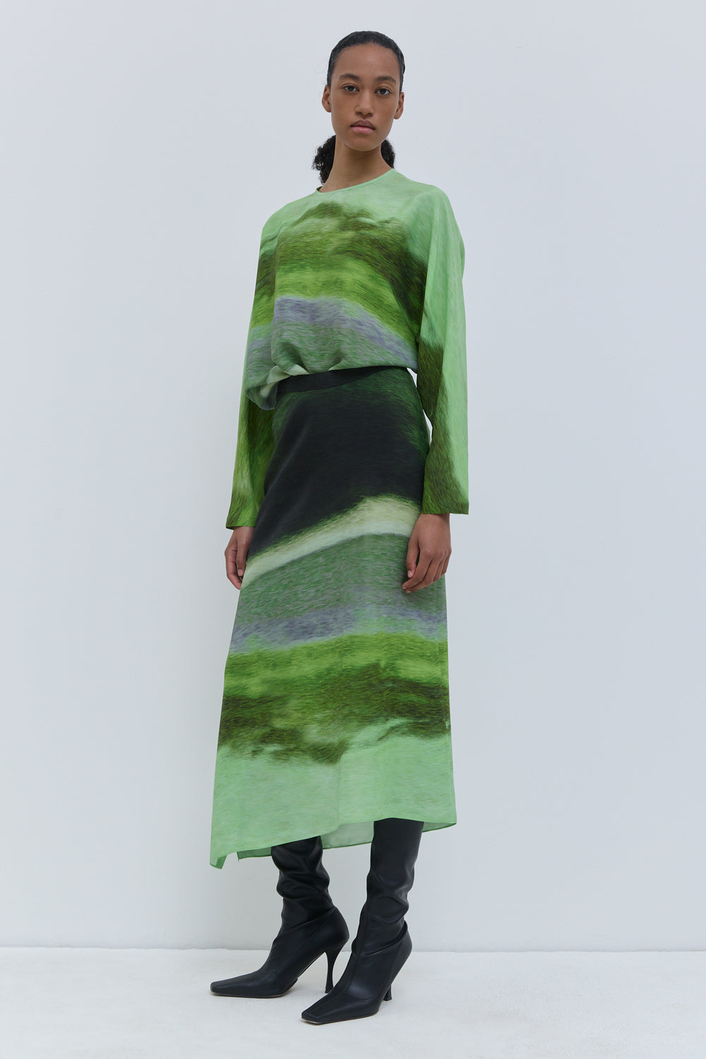 Tavax Top in green printed silk with batwing sleeves