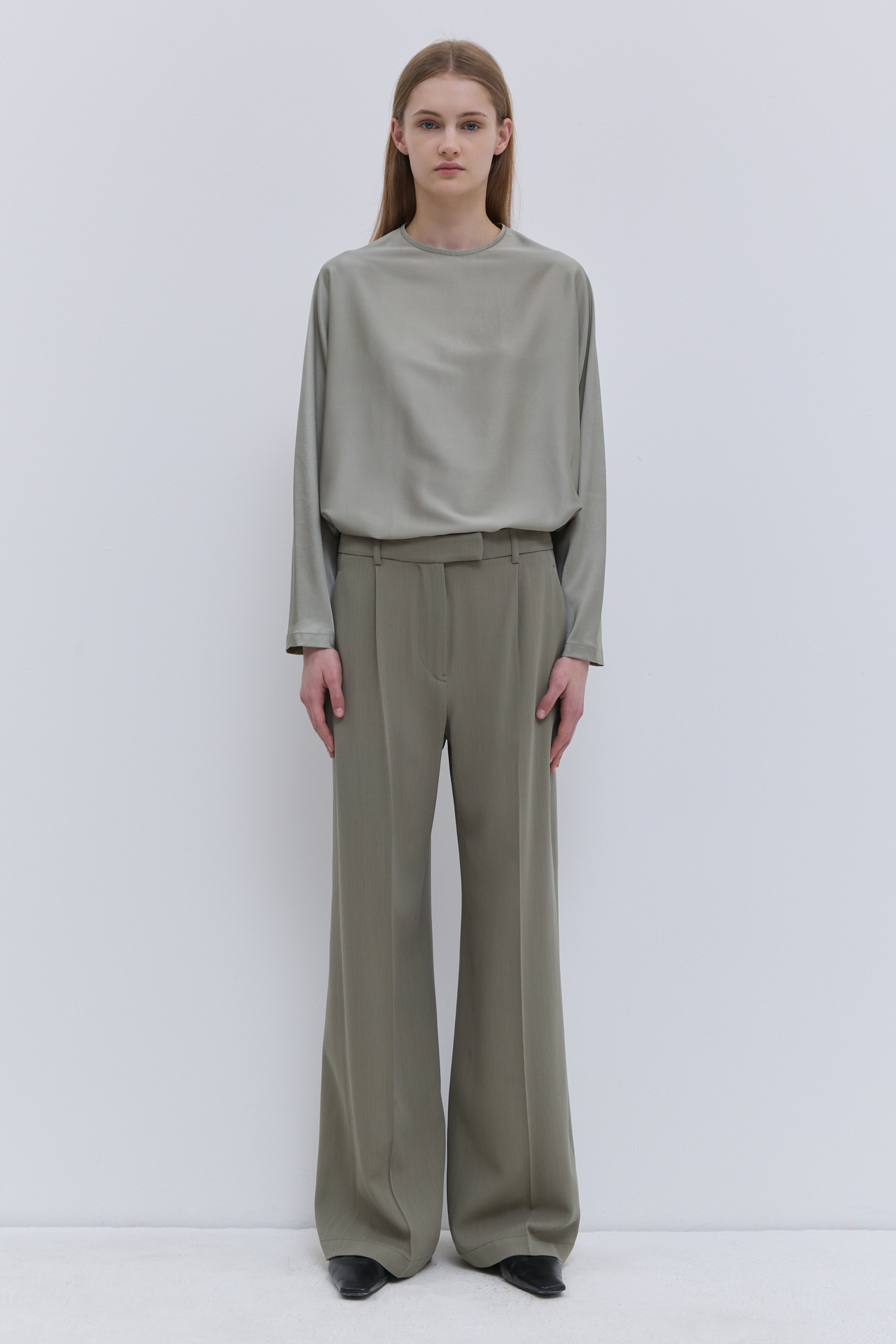 Tavax Silk Top in Concrete with batwing sleeves