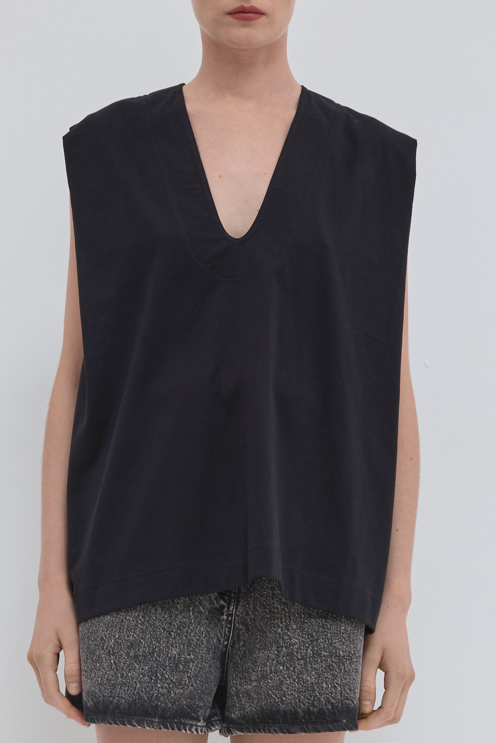 Tawe V-Neck T-Shirt