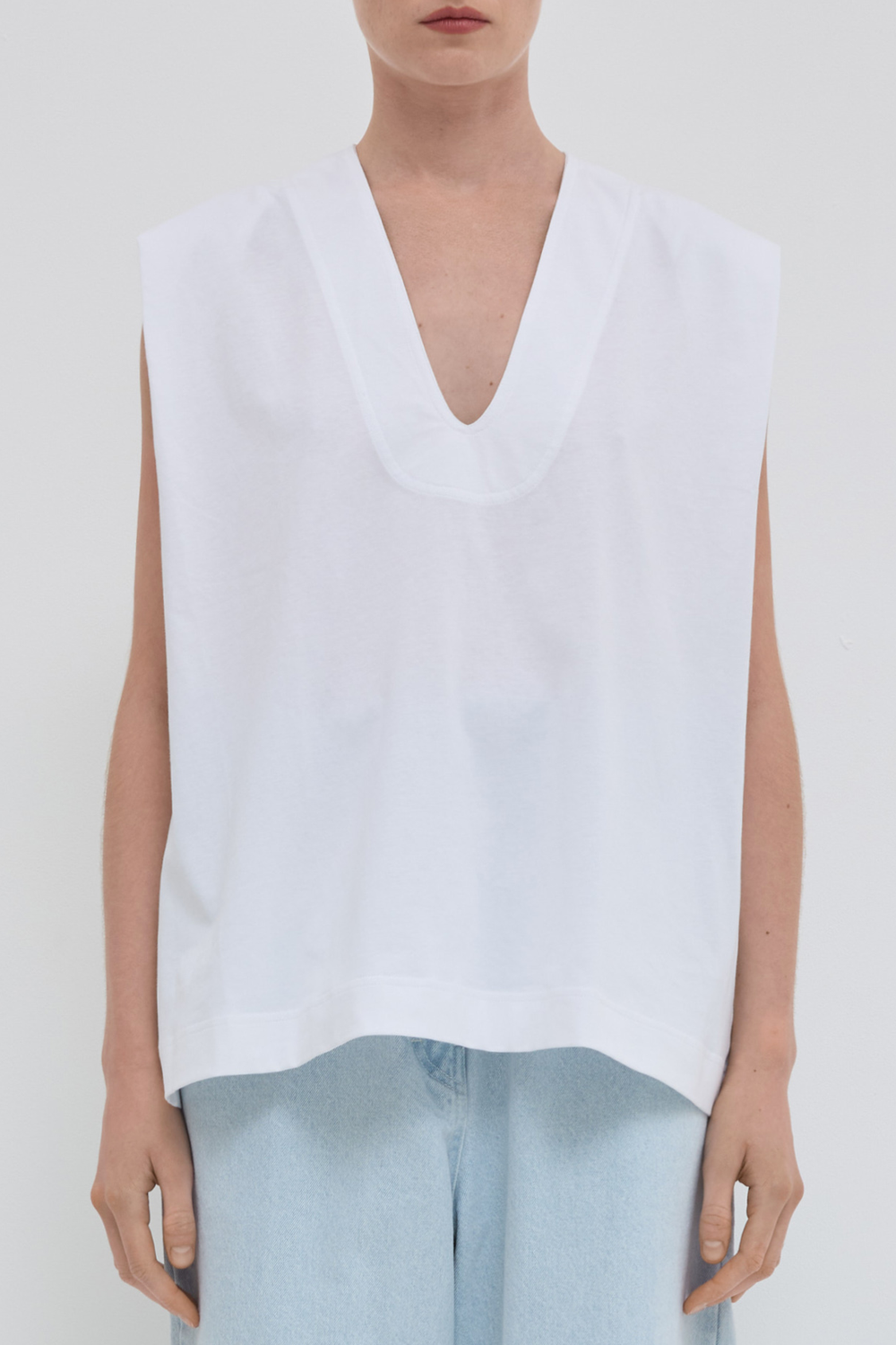 Tawe V-Neck T-Shirt
