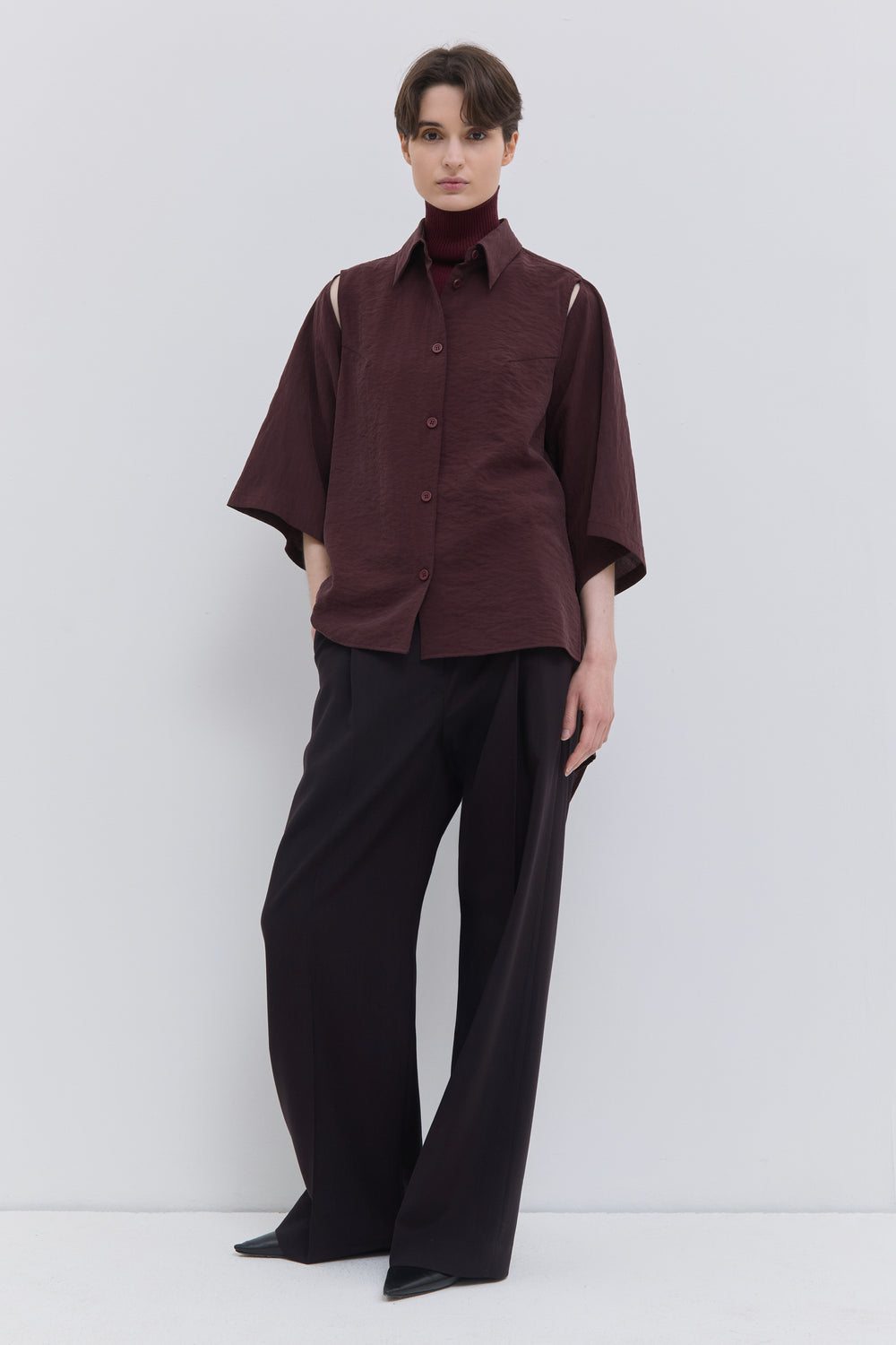 Relaxed fit cape shirt with classic collar